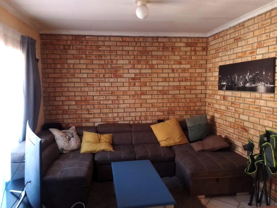 1 Bedroom Property for Sale in Rustenburg Central North West